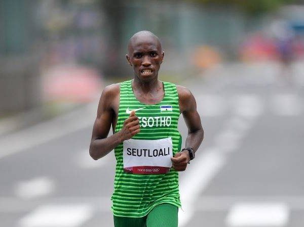 SEUTLOALI WINS TWO OCEANS MARATHON